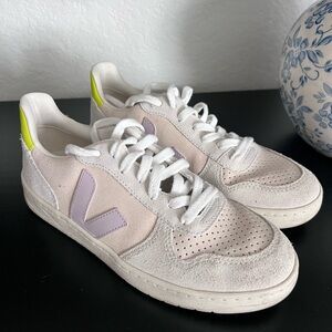 Veja V-90 Women's Sneakers - Cream and Lavender